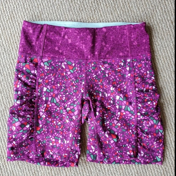 NWOT Lululemon Paradise Camo Speed Track Shorts 2 - Picture 2 of 8